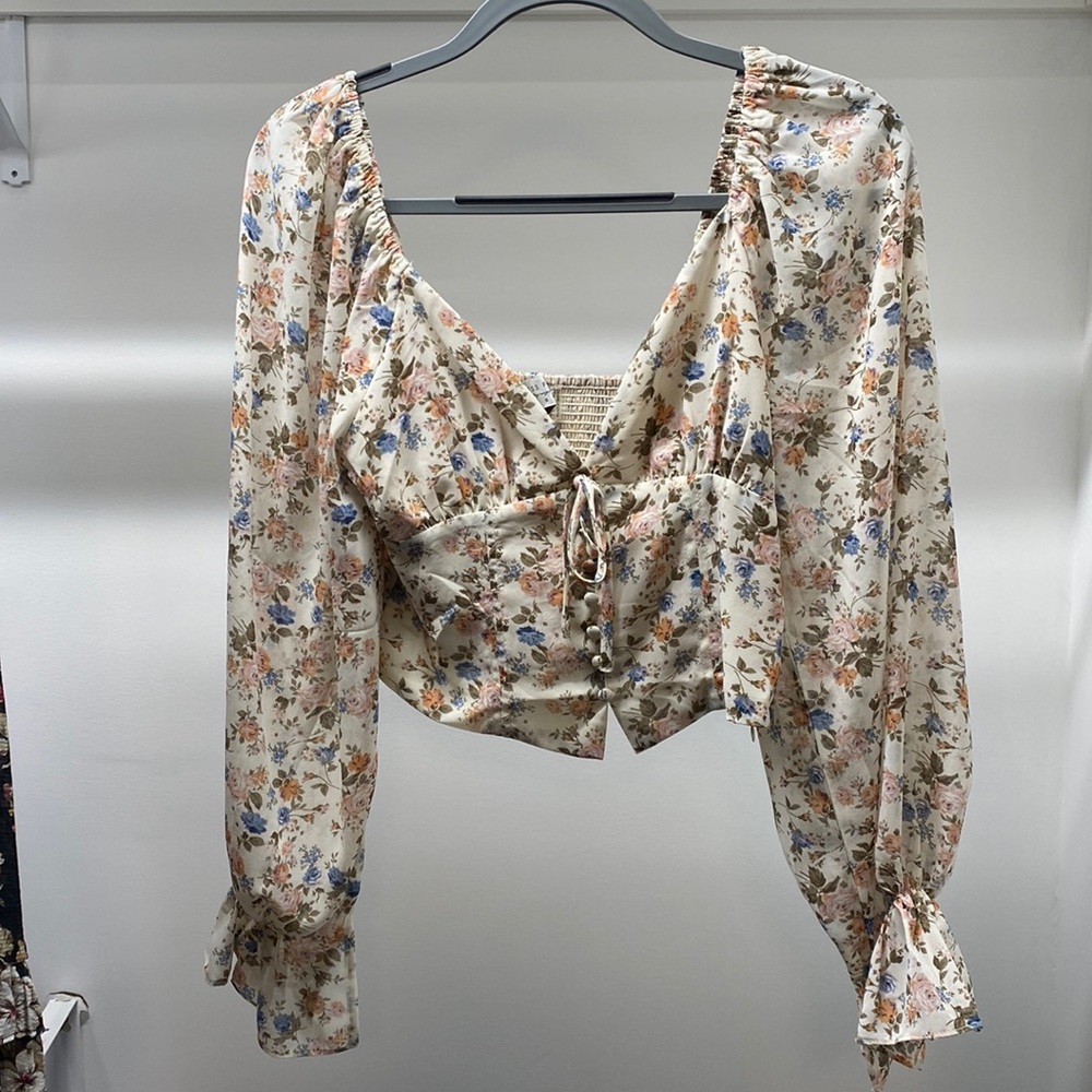 Boutique Floral puff sleeve Blouse
